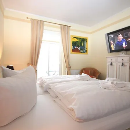 Deutsches Haus By Rujana