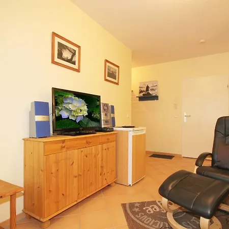 Deutsches Haus By Rujana * Binz