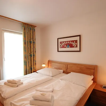 Deutsches Haus By Rujana بينز